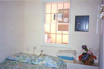 Downstairs bedroom photo 1a