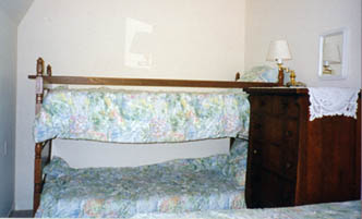 Downstairs bedroom photo 1b