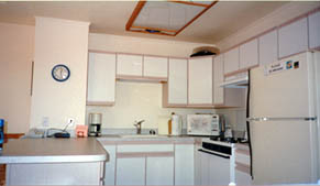 Kitchen photo 1